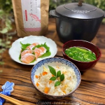*昨夜はのどぐろスープの炊き込みごはんとトロサーモン、小松菜とエノキの味噌汁でした。一汁一菜😅  3泊4日のロケから激疲れで帰宅したオッサン。ロケ中はろくな食事にありつけず、…のInstagram画像
