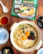 こんばんは😊..本日2投稿目は、『パパでも作れる鍋焼きうどん』単身赴任しているのに、ごはんも炊いたことのない夫が作りました。(写真5枚目の手は夫😅)..この鍋焼きうと…のInstagram画像