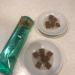 MRE フードプラス２週間続けてみましたシーバと一緒にあげてます毛並みはらどうかな？まだうちの子若いのでそこまで変化ないんですが髭のツヤ感アップしたように感じます…のInstagram画像