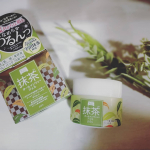 【大満足オールインワン★ワフードメイド】オールインワンスキンケアは便利だけど、パーフェクトじゃない？pdcワフードメイド「宇治抹茶オールインワンジェル」は違います。蓋を開けるとほんのり抹茶…のInstagram画像