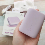 🌸ULTRA LIGHT COMPACT最小最軽量のモバイルバッテリー🥺✨かわいいパープルカラーにしました🥰手のひらで収まる小さいモバイルバッテリー。小ささよりびっくりしたのが…のInstagram画像