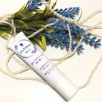 ♡PRロゼット様の「Ｍｓ．Ｗｈｉｔｅ　薬用ブライトニングＵＶベース」使ってみました❤️ラベンダーピンクの化粧下地って、珍しいですよね？色味としては、よくあるピンクよりも濃…のInstagram画像