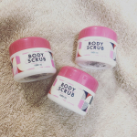 🧖🏻‍♀️マンダム　チアコ　ボディスクラブ　フローラルシャボンを使用しました❤️、■大小さまざまな3種のスクラブ配合■なじませるうちに体温と水分で溶けるやさしい使用感■植物…のInstagram画像