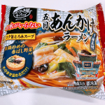 今回、パパが作った『お水がいらない　五目あんかけラーメン』をモニターさせていただきました😊☘️﻿４食入りで、鍋１つで簡単に作る事が出来ます☀️﻿三層構造で野菜はもやし、にんじん、竹の子、ヤング…のInstagram画像