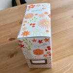 𓃚𓇬𓇣﻿﻿﻿﻿LOHACO限定‼︎﻿エクレルジュレ 6daysBOX が届きました〜﻿﻿﻿まずは見た目の箱のかわいさ✳︎﻿花柄の可愛いBOXを真ん中の辺りからOPE…のInstagram画像