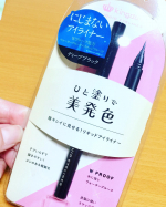 にじまないアイライナー  ひと塗りで "美発色"瞳を綺麗にみせる！リキットアイライナー！こしのある極細毛なので、テクいらず！描きやすい！にじまないアイライナー！ウォータープルーフ…のInstagram画像