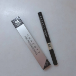 2020.11.02本日紹介するのは、Chacott  さんのアイライナー💄💋繊細なアイライナーでめっちゃ細く書くことができる🌷→3枚目見てみて！お湯でオフできちゃうの…のInstagram画像