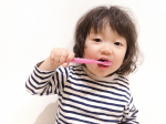..@curaproxjapan  さまの0歳から使える歯ブラシ♡寝る前に歯磨き🦷💕.ゴムコーティングされてるからお口の中を傷付けない♩滑り止め素材でできている♡子…のInstagram画像