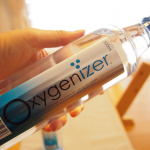 少し前になってしまいますが、オキシゲナイザーというお水をお試しさせてもらいました！「飲む酸素」というだけあって、飲んだあとのシャッキリ感がとてもいい。昔酸素カプセルに入った事があるけど、その後のシ…のInstagram画像