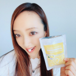 マスクをしていると、自分の口臭が気になる時があるから、外食したあとには#スパークリングイレーサーホワイトタブレット を舐めています💖﻿﻿モデルや芸能人も通うホワイトニング専門店が考えた新習慣🆕…のInstagram画像