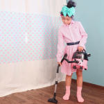 ♡...レトロな雰囲気で.掃除に夢中なキキです♡.子供はみんな？.ママのマネっ子したがるよね.キキも小さい頃から.掃除機を欲しがってたんだけど…のInstagram画像