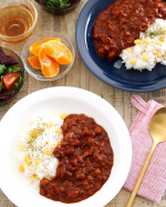 休日のお昼に、ちょっとおしゃれで、とっても美味しい、「麻布十番 ひよこ豆と牛挽き肉のドミグラスソース スパイス仕立て」をお試しさせていただきました。この秋に新発売されたこの商品は、…のInstagram画像