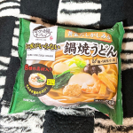 お水がいらない 鍋焼うどん✨ずっと気になってた、キンレイ様の商品😍だし（スープ）、具、麺が一つになっており、鍋に入れて温めるだけで食べられます💓＜だし＞そうだかつお節、さば節、…のInstagram画像