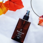 ..キューティクルケアで触りたくなる髪にハーバルリーフ オーガニックヘアオイル.ウツクシア様より11月中旬に新発売されるオーガニックヘアオイルです◡̈⃝︎⋆︎*.★VC…のInstagram画像