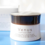昨日よりも輝く私を目指すスキンケアブランド「Venus SKIN(ヴィーナススキン)」。@venusskin.official___今年4月に発売されたビタミンカプセル入りの薬用美白クリー…のInstagram画像