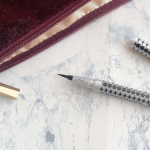 ミラノコレクションデザイナー中島篤がプロデュースコスメが誕生！ATSUSHI NAKASHIMA Cosme　ニブリクイドアイライナーBK1のご紹介です。目の大小も、一重も二重も、…のInstagram画像