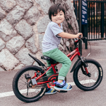 ディーバイク マスタープラス/ D-Bike MASTER+  で自転車デビューしたよ🚲なんとこの自転車、ワンプッシュ（5秒）でキックバイクから自転車にチェンジできちゃう画期的な自転車❣️…のInstagram画像