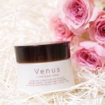 Venus VC WHITENING CREAMを使ってみました🌼肌に塗布すると、ビタミンカプセルが弾けて有効成分が角質層に浸透💎シミの原因を抑えてくれます。常在菌バランスの改善を促す役割…のInstagram画像