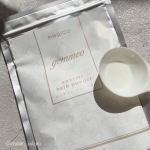 ＊＊𝓃ℯ𝓌𓆸 ⡱・マジコ エンザイムバスパウダー（医薬部外品）300ｇ（入用使用、約半月分）・酵素の力で角質を分解！フェイスケアやフットケアにも使える入浴剤！・…のInstagram画像
