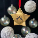 *お気に入りのファットウィッチのブラウニー♡クリスマス限定のオーナメントタイプがかわいい🎄ゴールドとシルバーがあって中にオリジナルブラウニーがひとつ入ってます♪  ------…のInstagram画像