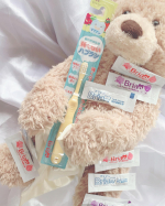 うちの3歳児、虫歯になりかけてる歯が﻿あるの💦毎日しっかり仕上げ磨きもしてるし、﻿フロスもしてるのに😱﻿﻿犬歯の上の方、、まだ虫歯じゃないけど、怪しい﻿ってかんじのやつ、、﻿こ…のInstagram画像
