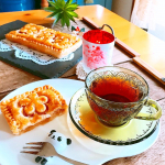 今日のひとりおうちカフェ🍎🥧☕#電気圧力鍋 を買ってから #りんごのコンポート 🍎を作ることが多くなり ( ￣ﾉ∇￣)切って放ったらかしだからね‪𐤔そぉ･･･(ΦωΦ)ﾌﾌﾌ…何より簡…のInstagram画像