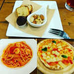 クリスマスランチ会☀️🍴オリーブオイル好きなのでほぼ毎日使うのですぐになくなります！なんにでもつかえて便利ですよね✨#GOYA #オリーブオイルのある暮らし #エキストラバージンオ…のInstagram画像