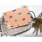 ノンアイロンお名前シールブック🚙🌟洋服タグに貼り付ける専用のお名前シールを作ってもらったよ〜🥺✨保育園に通ってるので服にお名前書いたりするのがとっても大変‼️マジックで書いたりすると、滲ん…のInstagram画像