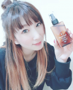 .思わず触れたくなる髪に…✨オーガニックヘアオイル【ハーバルリーフ】浸透性に優れたビタミンC誘導体がキューティクルの乱れを改善し、ツヤ感まとまり感をアップさせます。…のInstagram画像