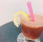 冷凍スムージー初トライ🍓PONO・HenoHenoの栄養満点スムージー💯冷凍機専門社が販売してるスムージーだか鮮度にこだわってるみたい！しかも今問題になっている食品ロスを解消するんだっ…のInstagram画像
