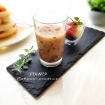 *お外は寒いですがお家はヌクヌクで心地よい♪ 冷たい飲み物が飲みたくなり　✓梨とデラウェアのスムージー✓フローズンフルーツの炭酸割り 　作ってみたよ …のInstagram画像