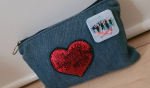 娘が好きなk-popグループでバッジ作り。LOONAってグループらしい…☺️満足そう😌モニター、ありがとうございます❤#みんなのバッジ #缶バッジ #缶バッジ作り #マグネ…のInstagram画像