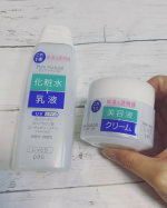 ピュア ナチュラル エッセンスローション UV＆クリームエッセンス モイストをお試し😃ローションは化粧水と乳液をかねてる。UV効果もありSPF4。ローションタイプにUV入ってるの珍しい✨ト…のInstagram画像