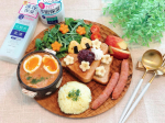 𓎪﻿﻿✎小倉生クリームトースト﻿✎ウィンナー﻿✎バターチキンカレー﻿✎ターメリックライス﻿✎サラダ﻿✎りんご﻿﻿▹◃┄▸◂┄▹◃┄▸◂┄▹◃┄▸◂┄▹◃﻿﻿…のInstagram画像