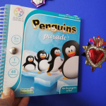 株式会社ドリームブロッサムさま『ペンギンパレード』😊🐧💕1人で遊べる脳トレゲームSMRT GAMESのマグネットパズルゲームシリーズは、持ち運びしやすいブック型。ゲーム…のInstagram画像
