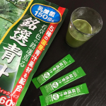 銘選青汁に乳酸菌１５０億個を配合！おいしく飲めて、家族に嬉しい1袋60包入り✨��銘選青汁＋乳酸菌❤️��■契約農家で丁寧に栽培された１００％国産の「大麦若葉」「ケール」「明日葉」「ゴーヤ」「…のInstagram画像