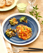 ...あのRIZAPの食事メソッドを1食に凝縮した、手軽に食べられるプレートのアソートセット‼️一食あたり糖質は10g前後、たんぱく質は18g以上、野菜やきのこ…のInstagram画像