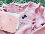 あっとゆうまにもう春が来ますね🌸﻿ノンアイロンお名前シールブックが大活躍する﻿季節です😆👏✨✨✨﻿﻿﻿これは洋服タグに貼り付ける専用のお名前シールです👍﻿シンプルなものって多いです…のInstagram画像