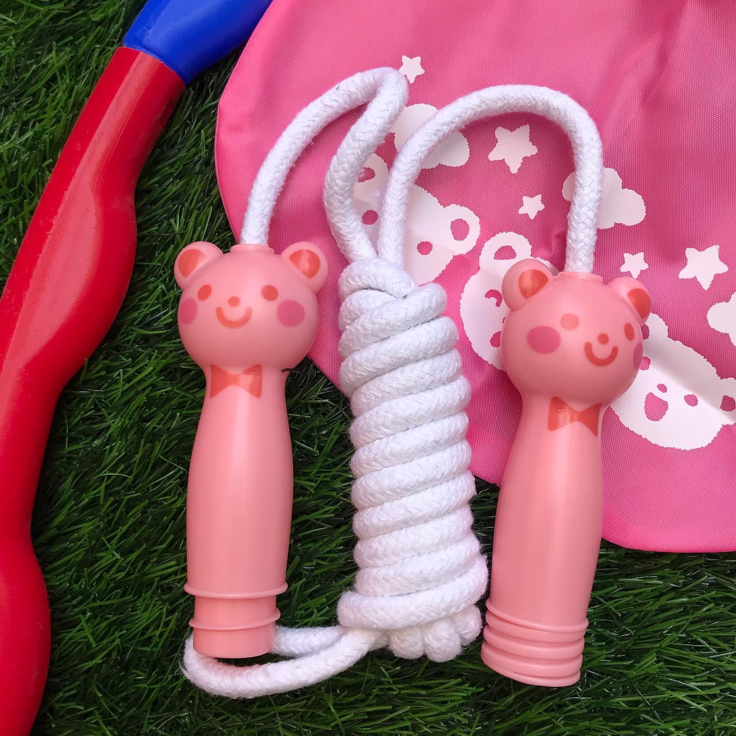 口コミ投稿：モニプラでいただいた、くまさんのピンクのかわいい縄跳び🍓当たっても痛くないらしい…