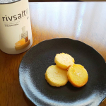 Coconut cookies w/ rock salt, February 2021Sweet coconut flavor is well accented by freshly ground…のInstagram画像