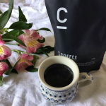 チャコール(炭)とMCTオイルの入ったC COFFEE お湯を注ぐだけなので忙しい朝にも☕️#C_COFFEE #シーコーヒー #チャコールコーヒー #ダイエットコーヒー #mon…のInstagram画像