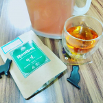 オーガニック 生葉（ナマハ）ルイボスティーを、お試しにゃ。蒸気を使うことであえて発酵を止める、日本の緑茶のような製法でつくられた特別なルイボスティー。遠赤焙煎で香りを高めたルイボスティー茶…のInstagram画像