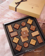 こんにちはメリーチョコレートのTHE STYLEの「プレーン＆ナッツチョコレート」をいただきました😋🍫プレーンのチョコにナッツ🥜入りのチョコレート👍美味しいです💕…のInstagram画像