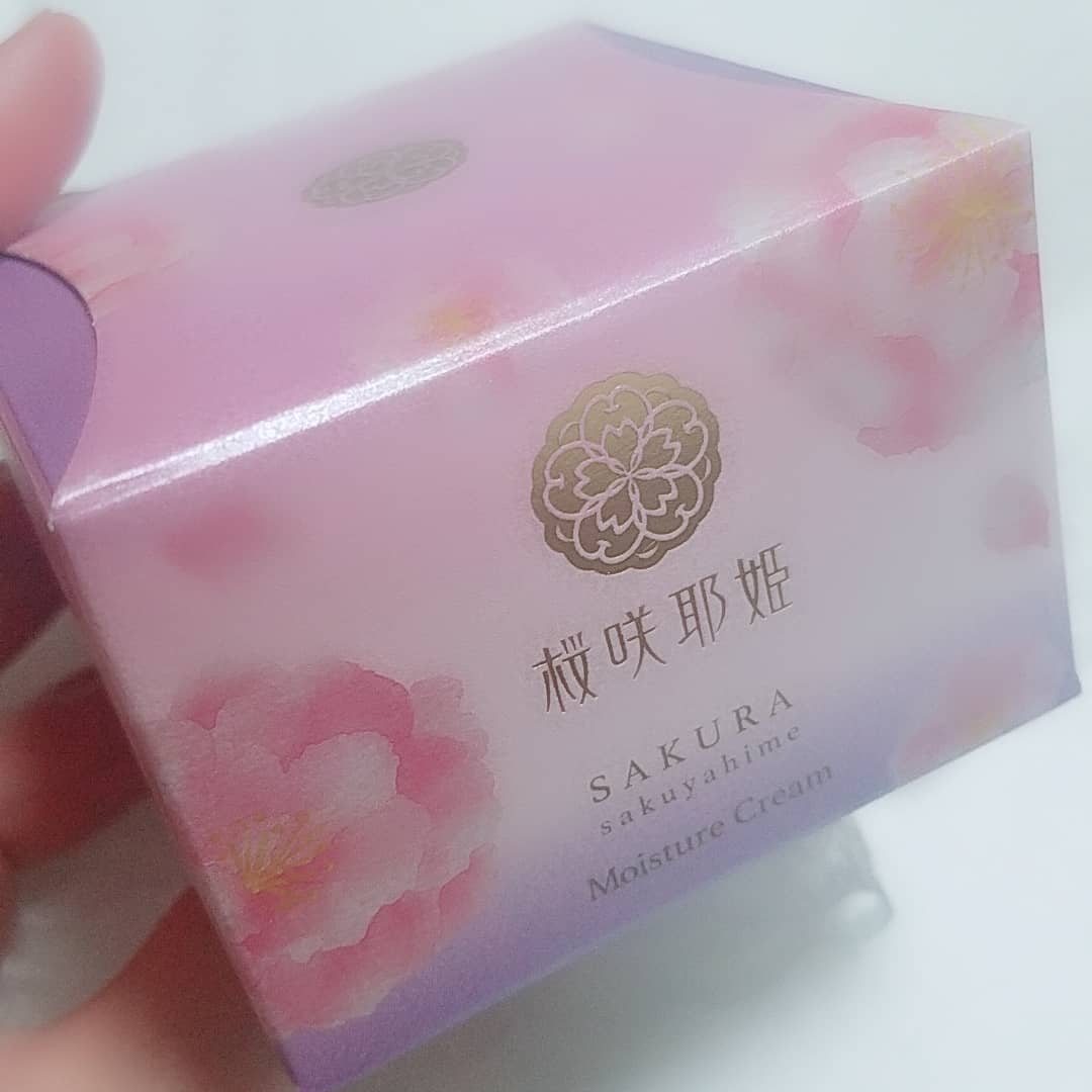 口コミ投稿：和菓子の箱みたいな、和の桜デザインがとっても素敵な美容クリーム🌸#桜咲耶姫 　#モ…
