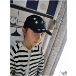 @nunodeco_ さんの布デコシールを帽子にペタペタ🧢どうかな似合うかな❓😉#デコ #ヌノデコ #ヌノデコフレーク #マスク #布製シール #布に貼れる #KAWAGUCHI #手芸 #お…のInstagram画像