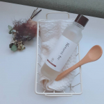 ネイチャーズフォー﻿オーガニックモイストローション﻿﻿2週間程使い続けてます。﻿﻿１滴の水すらも加えず潤い続けるオーガニック美容液。﻿﻿100%自然由来成分﻿合成界面活…のInstagram画像