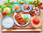 .﻿﻿﻿﻿﻿﻿﻿﻿.﻿﻿﻿﻿﻿﻿﻿﻿晩ご飯♡ᵕ̈*⑅﻿﻿﻿﻿﻿﻿﻿﻿﻿﻿﻿﻿⋈鶏チャーシュー﻿﻿⋈丸ごとトマトとたまごの中華スープ﻿﻿⋈パスタサラダ﻿﻿⋈紀州南高梅、柴漬け…のInstagram画像