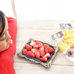 いちご狩り気分.. いちご狩りに行きたい。でもまだ洗ってへんいちご食べる気にはなられへん。みんな食べ物にも使える除菌スプレーとか持ってるんやろか。もしくはプライベートいちご園でも持っとんや…のInstagram画像