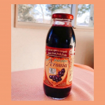 「有機アロニア100％果汁」を飲んでいます💕「アロニア」という小果樹はまだ日本ではあまり知られていませんが、ブルガリアからやってきたすごい果実なの✨抗酸化力が高く活性酸素を消去して細胞…のInstagram画像