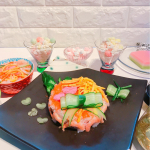 🌟ひなまつり🌟テーブルランドさんの五目ずし💕スーパーでよくみかけるいつものやつ😋今年は娘の初節句🌸真新しいお雛様✨ひな祭りを喜ぶ長男😅炊いたお米に混ぜるだけ…のInstagram画像